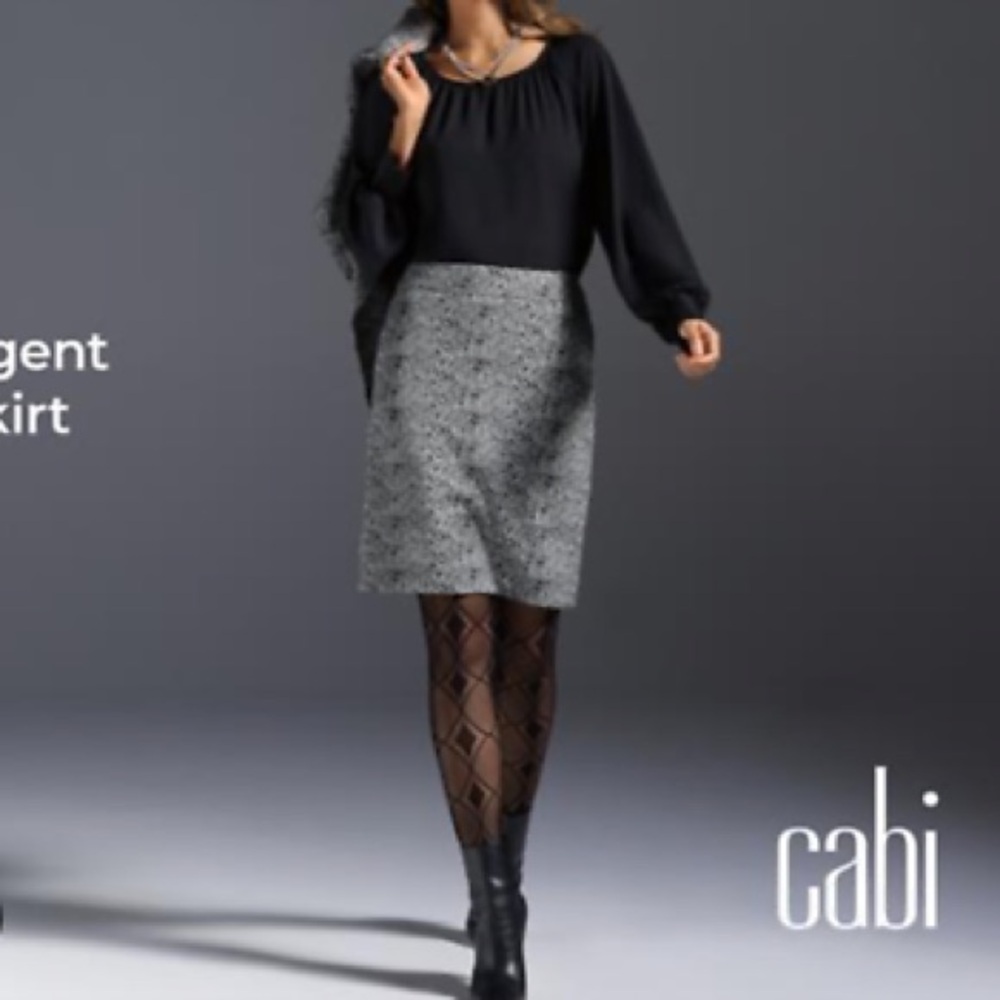Size 8 CAbi Agent Skirt